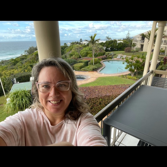 Meet your Posher, Jo - Picture 2 of 3